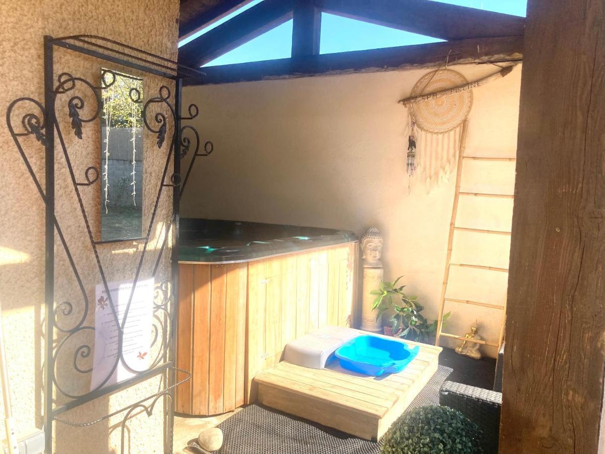 Villa 110M2, 7 Pers, Jacuzzi , 3 Chambres, Terrain Clos Et Arbore 2500M2 เทรเบส์ ภายนอก รูปภาพ