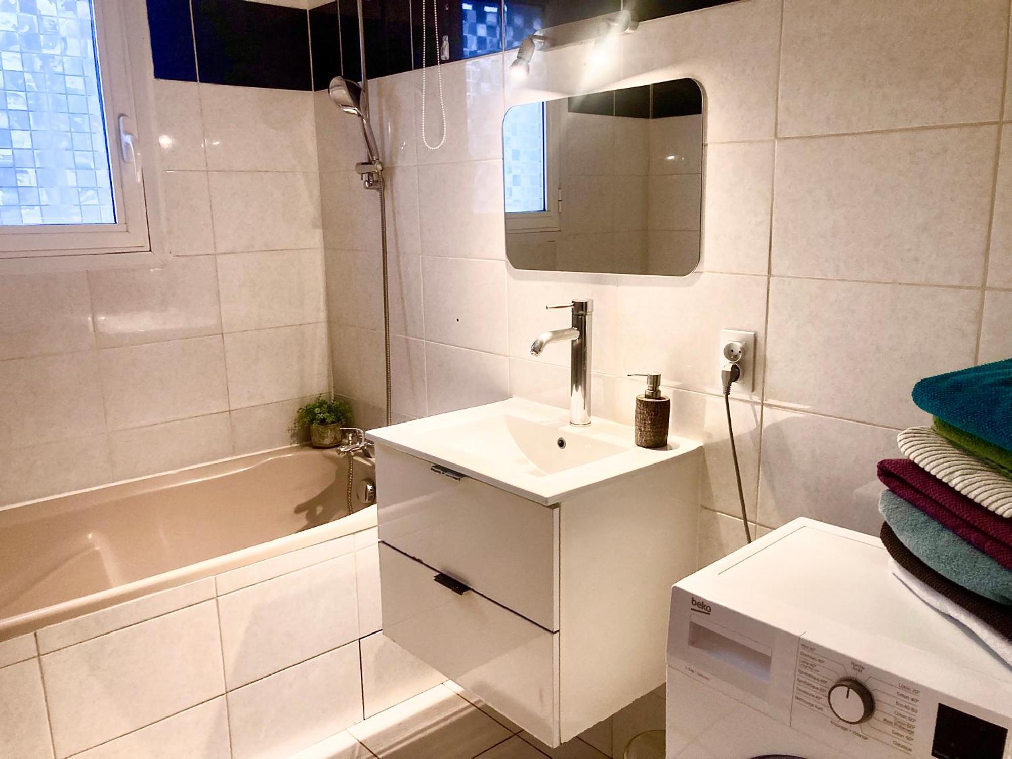 Villa 110M2, 7 Pers, Jacuzzi , 3 Chambres, Terrain Clos Et Arbore 2500M2 เทรเบส์ ภายนอก รูปภาพ